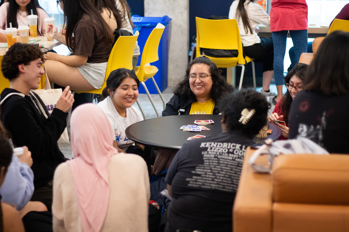 EmoryUniversity's tweet photo. Emory celebrated First-Gen Week Nov. 6-10 to highlight the unique experiences of students who are the first in their families to attend a four-year university and to build community among them. https://t.co/0zLmrnF9dz https://t.co/eg7h13l7kw