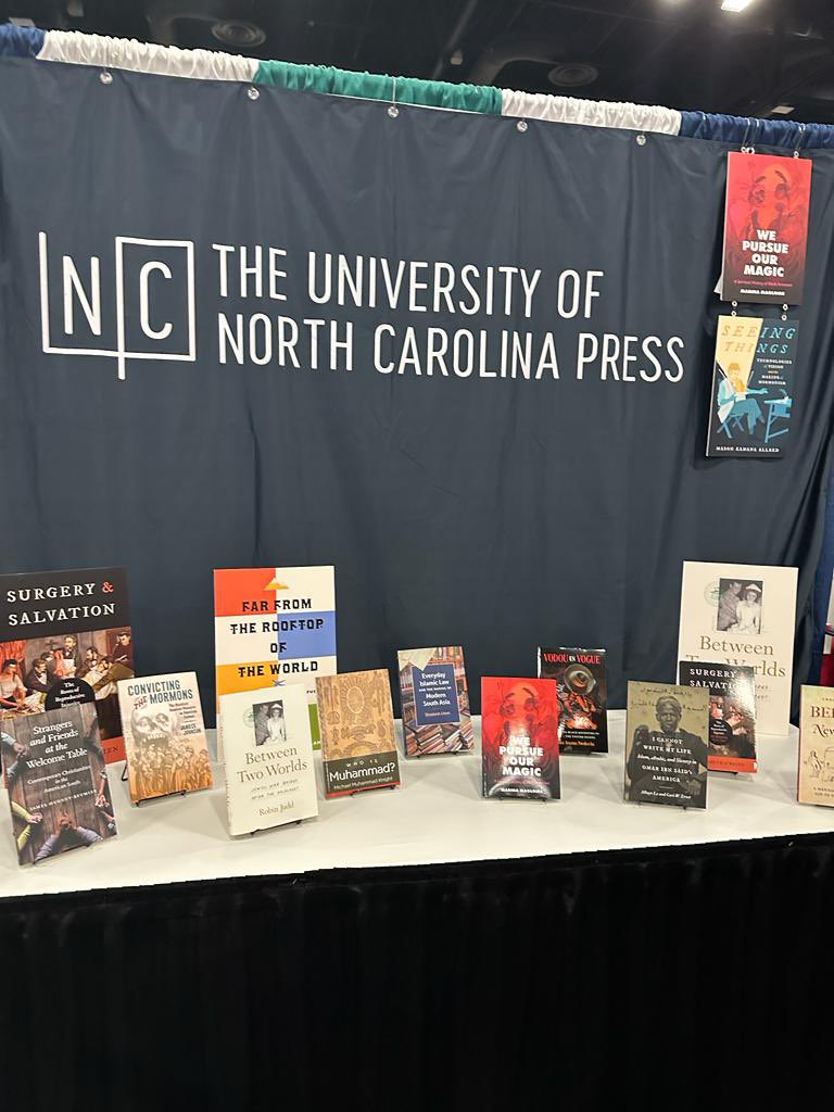 dr_zaku's tweet photo. Get you a #pressbae like @UNC_Press who likes to show you off where ever they go! #AARSBL23 San Antonio is such a vibe! https://t.co/IpYzegcELd