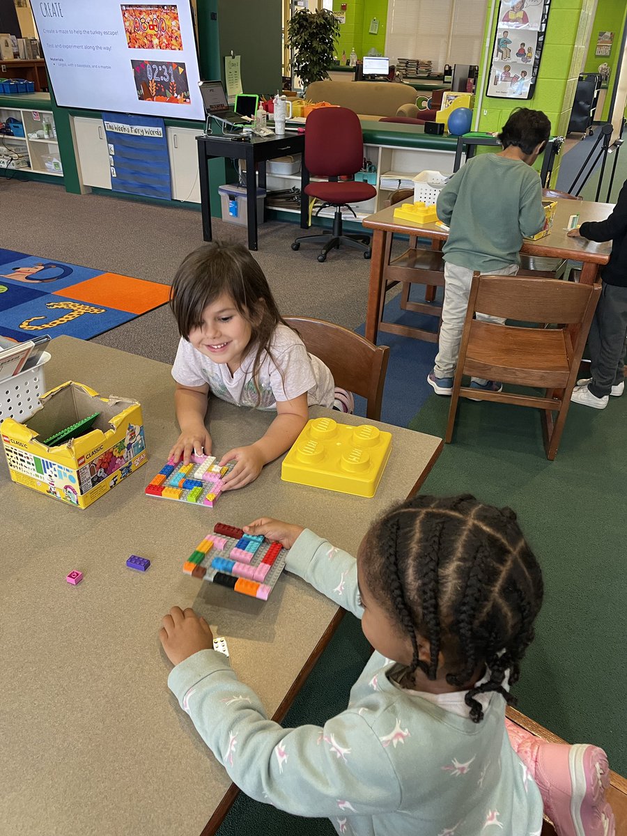 PrimarilyMedia's tweet photo. ๐งฑ Kinder Ss listened to โHow to Catch a Turkeyโ and then built a #Lego maze to help the turkey escape. @LEGO_Group #UnlocktheMagic #OdellPrimaryPride #MakingMagicatOdell #ElevateCabarrus #Thanksgiving https://t.co/NF6lyHCrMg