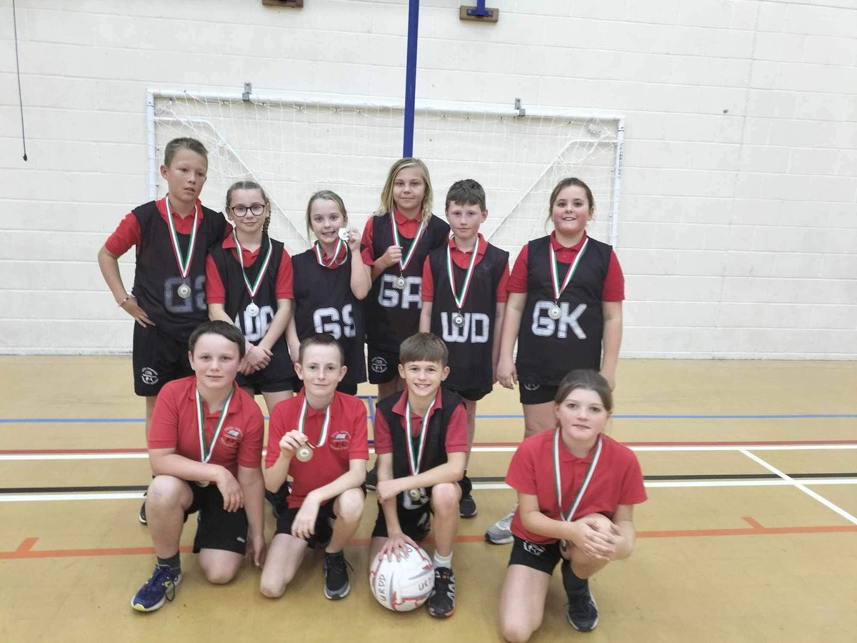 Ysgol_Aberaeron's tweet photo. Ymdrech arbennig gan dîm pêl-rwyd yr ysgol heddiw yn rownd derfynol cystadleuaeth pêl-rwyd yr Urdd Ceredigion. / A great effort by the school netball team at the final round of the Ceredigion Urdd Netball Competition. https://t.co/FeYI45azNN