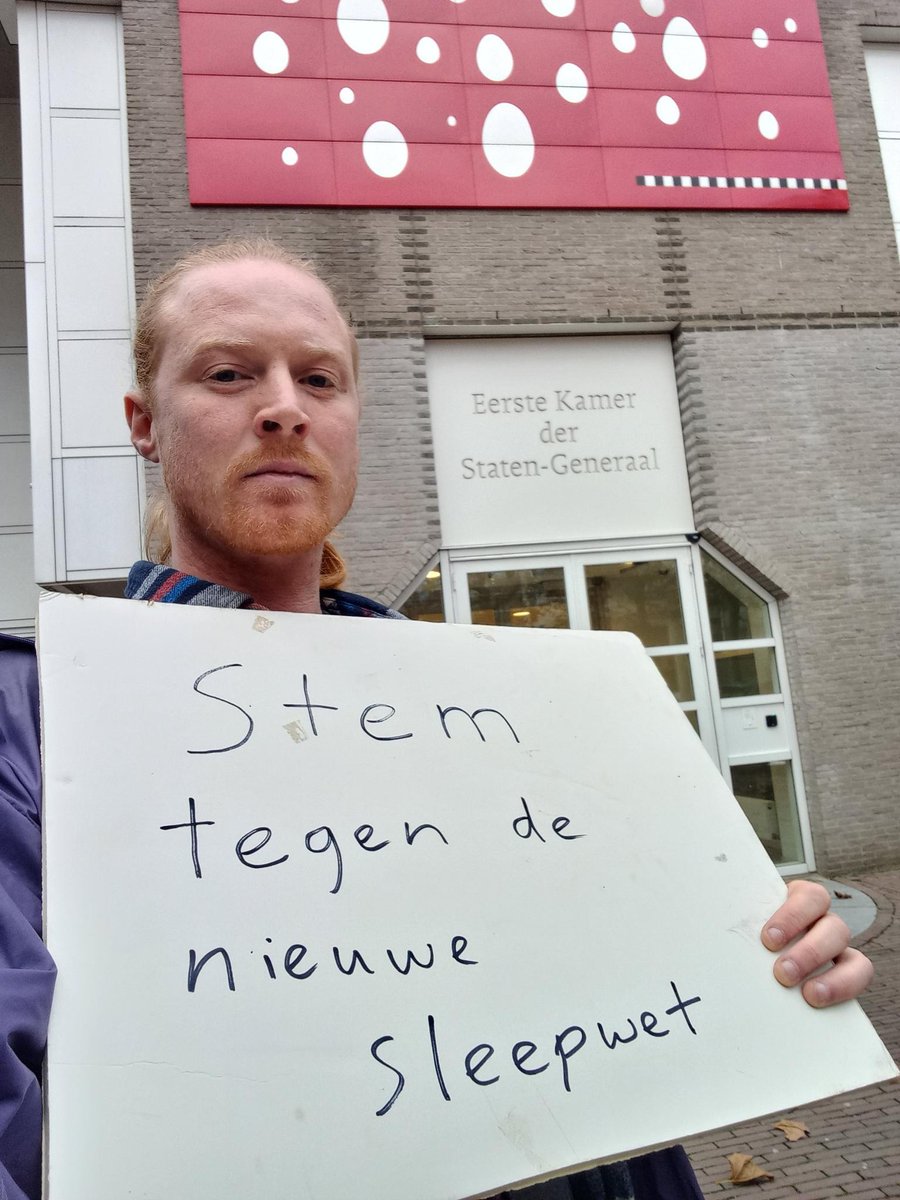 Lijsttrekker Piratenpartij - De Groenen, Mark van Treuren, in actie tegen de nieuwe sleepwet!
#sleepwet #surveillance? #LieverPiraten #privacy! #StemPiraat #Piraten #TK2023