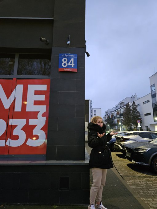 Halo WWA ! Kt&oacute;rędy do SKETCH'a? Chciałabym poczuć Warszawę 😁 https://t.co/1cAn0IDrxL<a href="/tag/strasznykal"class="tags"><span>#strasznykal</span></a>