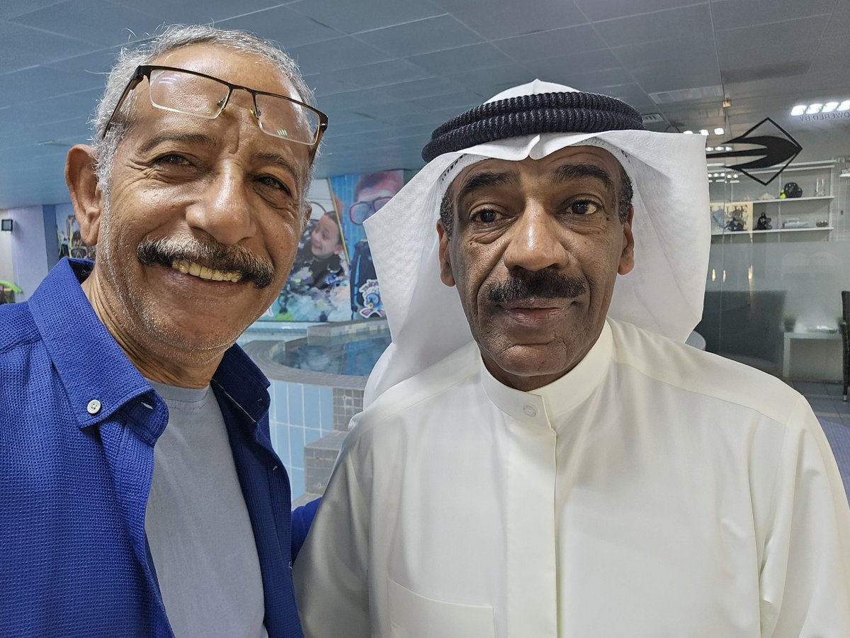 لاعب من الزمن الجميل 
لاعب المنتخب الخلوق عبدالعزيز حسن