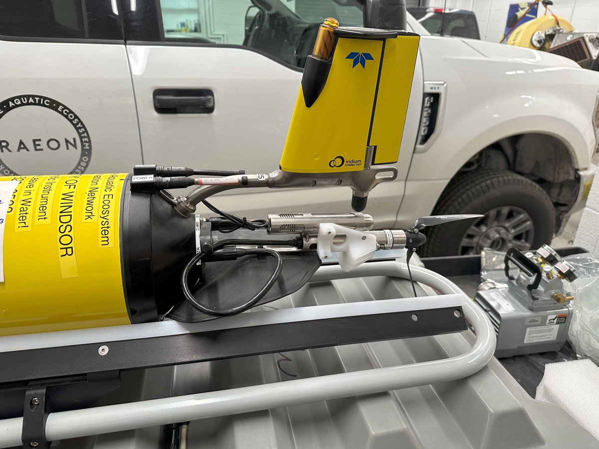 <a href="/EESWindsor/">School of the Environment @ UWindsor</a> Thanks for a great day meeting #Students &amp; faculty from <a href="/EESWindsor/">School of the Environment @ UWindsor</a> &amp; <a href="/GLIERUWINDSOR/">GLIER at UWindsor</a>. Great discussions about #fish #telemetry #data, #drones / #uav, and so much more. First time to see an autonomous under water vehicle too! The Slocum Glider. <a href="/GeogWaterloo/">Waterloo Geography</a>