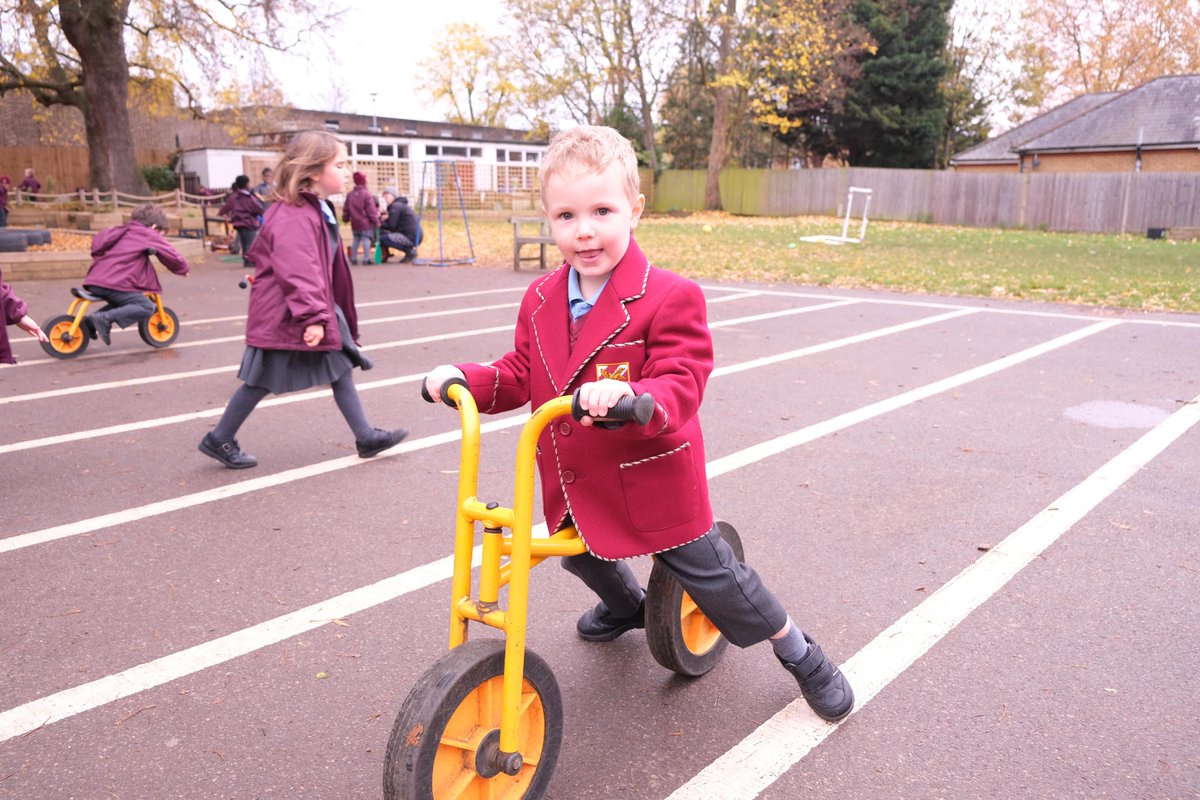 OakfieldPrep's tweet photo. What could be better than a little cruise around the grounds, rooftop down, the wind through your hair?...

#TheySeeMeRolling 
#WorldOfOpportunity #OutsidePlay #OakfieldPrep #PrePrep https://t.co/HZmoP5mQVY
