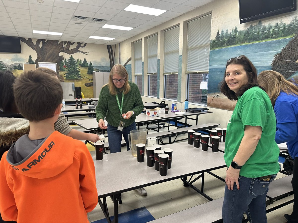 Club Day at MVES was AWESOME!Some of the clubs included Spanish, cooking, art, games, dancing, cheerleading, experiments, golf, broadcasting, minecraft, and so much more! What a great day we have had! @AGHoulihan @Renee_McKinnon1 @UCPSNC @courtneyluce12 @APCrystleWelsh