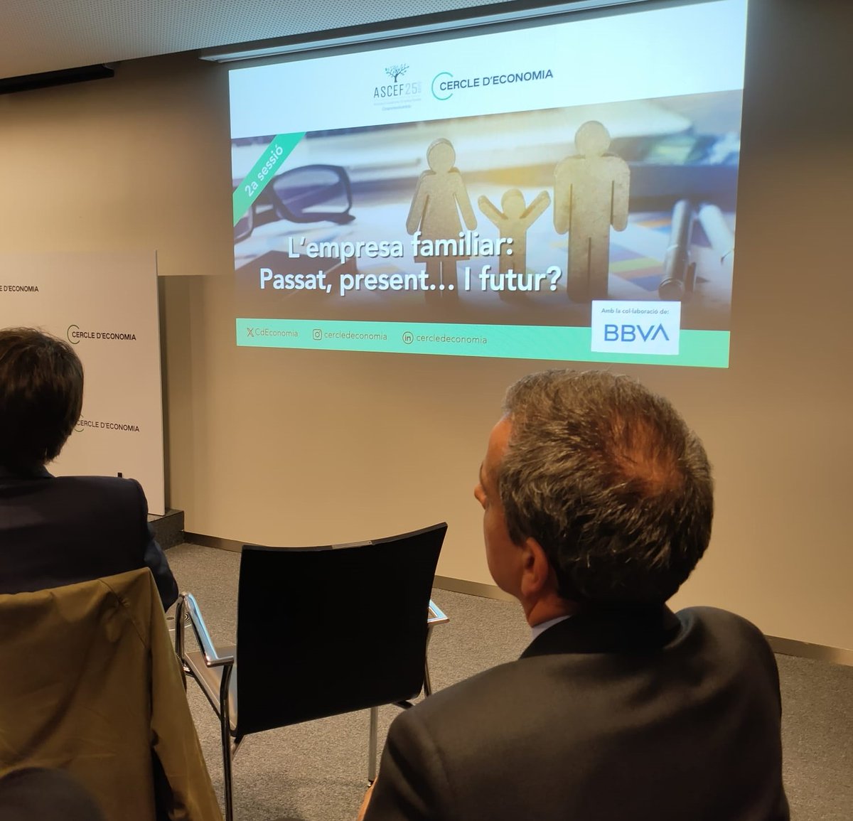 SaltorTalent's tweet photo. Asistimos a las sesiones organizadas por @CdEconomia sobre el pasado, presente y futuro de la empresa familiar en la que se ha abordado la transición generacional a través de ejemplos significativos y exitosos como el de  @Fluidra y @SimonElectricES https://t.co/aUynyfKFo0