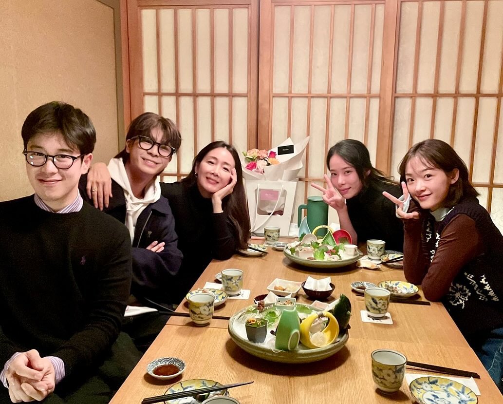 pyobonsil's tweet photo. 231121 하다인 배우님 인별 #표지훈 

그 모임 너무 좋으네요☺️
https://t.co/FzBxPgTyiK https://t.co/LYxdn19IGP