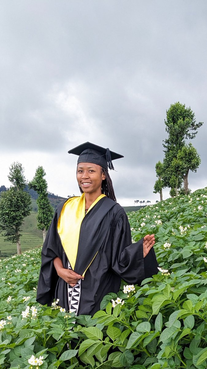 CyuzuzoHortence's tweet image. Agriculture becomes a true passion when liking what you do transforms into a commitment to nourish the world 💚💚.  Finding joy in simplicity of landscape's appearance of well cultivated fields.
#savegreen
#SustainableAgriculture
#PotatoFarming