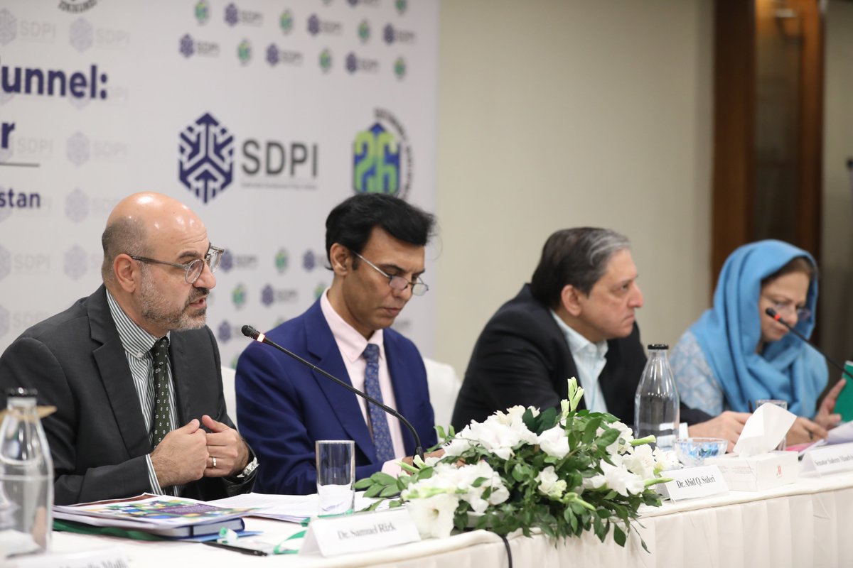 UNDP_Pakistan's tweet photo. (2/2) Hafiz Pasha @DrMusadikMalik @ShazaFK @IhsaanaKhan @Sen_TajHaider @SaleemMandvi @MianIftikharHus @AishaGPasha @asad_sayeed @rezabaqir @WBPakistanCD @haider_mehtab @AliKhizar @PlanComPakistan spoke on need for bipartisan policy consensus on econ reforms for next government. https://t.co/RHgnSOUZbf