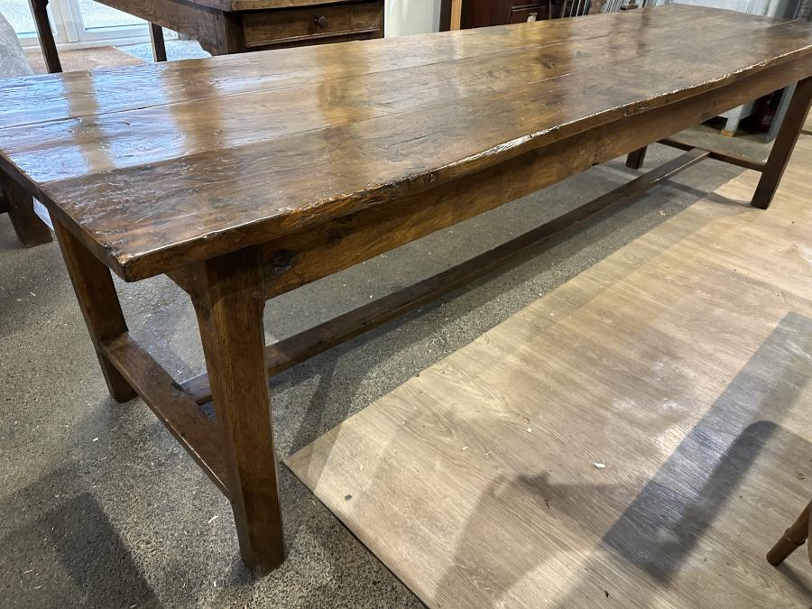 AntiqueTables1's tweet photo. 18th Century Large Oak Farmhouse Dining table
https://t.co/JecCKdUKtw
#farmhousetable #antiquefarmhousetable #diningtable #oakdiningtable #largefarmhousetable https://t.co/ugbxk5q3Pj