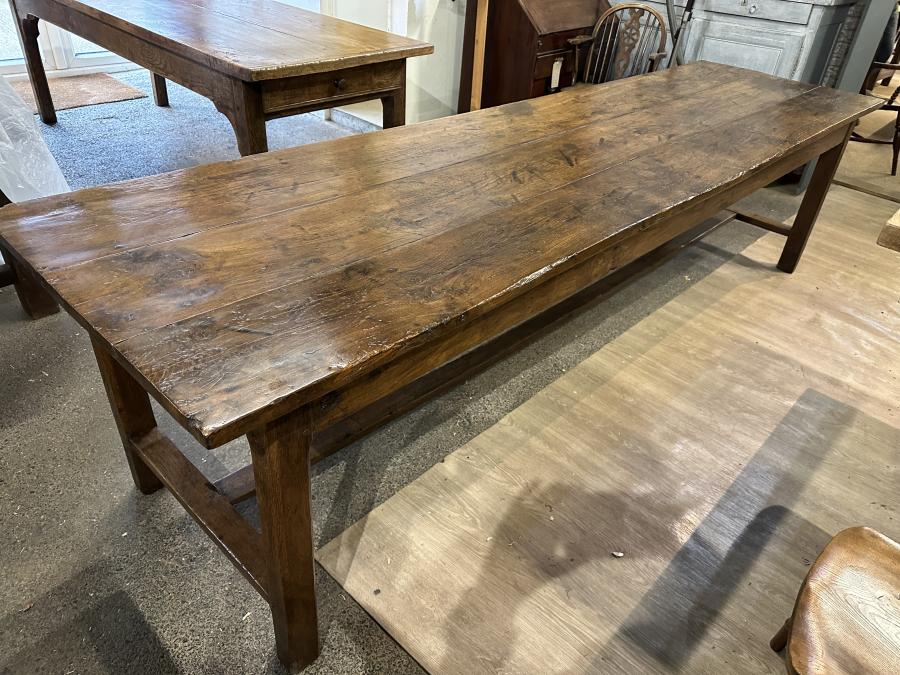 AntiqueTables1's tweet photo. 18th Century Large Oak Farmhouse Dining table
https://t.co/JecCKdUKtw
#farmhousetable #antiquefarmhousetable #diningtable #oakdiningtable #largefarmhousetable https://t.co/ugbxk5q3Pj