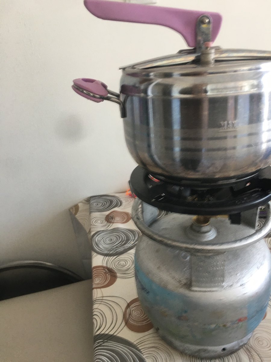 Yıl 2023 piknik tüpü modası geçmedi😂 1aydır proje onaylanamadı pardon 2ay olacak <a href="/DOGALGAZAKSA/">Aksa Doğalgaz</a> <a href="/TCEnerji/">T.C. Enerji ve Tabii Kaynaklar Bakanlığı</a>