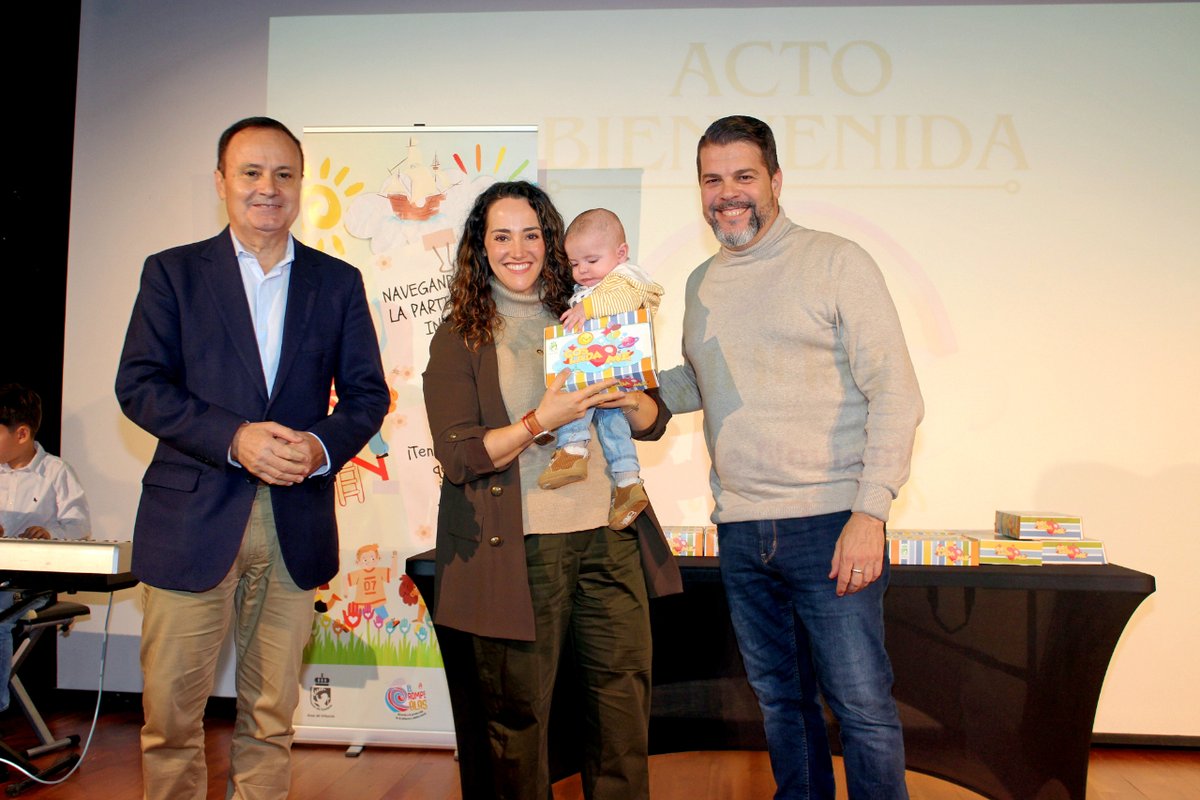 Ayto_Coslada's tweet photo. INFANCIA| Sencillo, pero muy emotivo, ha sido el acto en el Centro Cultural Margarita Nelken de #Coslada para dar la bienvenida a los bebés nacidos en la ciudad en los últimos meses. Día importante y que coincide con la celebración del #diainfancia
https://t.co/FGy8aATth2 https://t.co/dBZKMdW9ze
