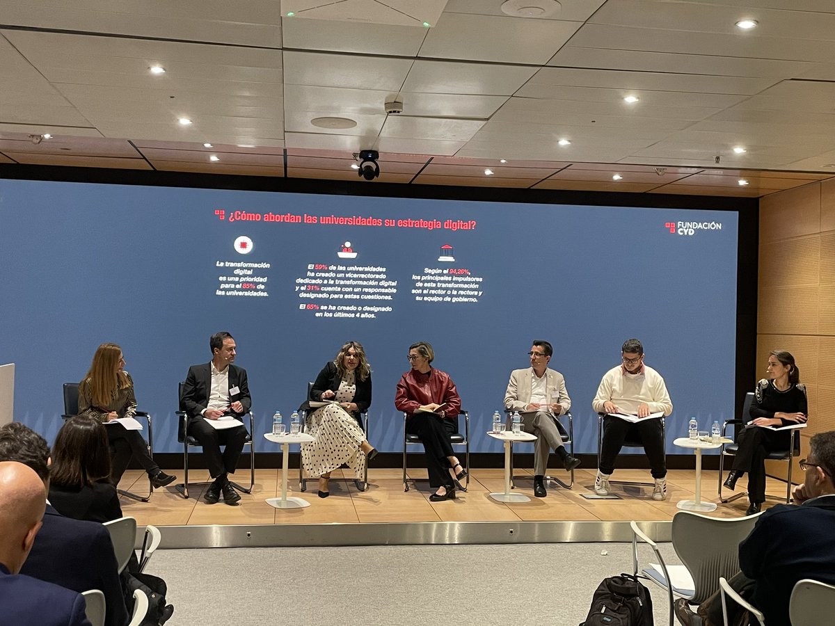 Comenzamos el debate sobre #transformaciondigital e #Ia en la #universidad con @IBM_es, <a href="/MicrosoftES/">Microsoft España</a>, <a href="/Telefonica/">Telefónica</a>, <a href="/olguita1972/">Olga Blanco Poves</a>, <a href="/IsabelFeMa/">Isabel Fernández</a>, <a href="/miguelherr00/">Miguel A. Herrero</a>, <a href="/odonnellbaeza/">Rosalia O'Donnell Baeza</a> 

bit.ly/3FpRQuQ