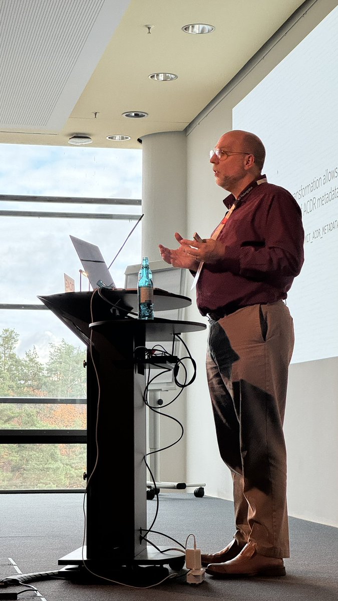 MikeDietrichDE's tweet image. @dohdatabase and our VP, Roy Swonger, on stage with New Features of #Oracle #DataPump in #23c at #DOAG #Conference in Nürnberg in an full room ... #NoChairsLeft 

Data Pump is very popular with customers obviously 😁

Slides  on dohdatabase.com + MikeDietrichDE.com