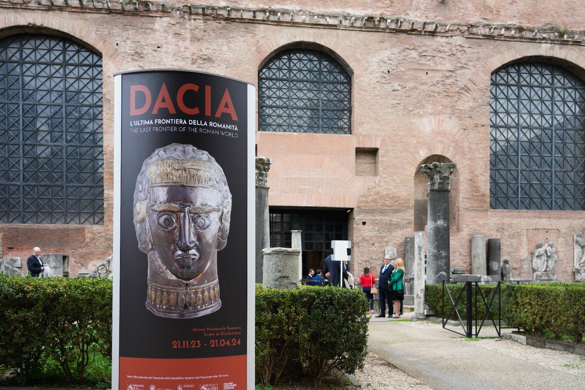 g_sangiuliano's tweet photo. L’Europa ha radici culturali profonde. Nell’inaugurare la mostra “Dacia. L’ultima frontiera della Romanità” al Museo Nazionale Romano, insieme ai ministri della Romania Raluca Turcan e della Repubblica Moldova Sergiu Prodan, ho ricordato le parole di Emile Cioran e Mircea Eliade. https://t.co/jT8Cv1WflJ