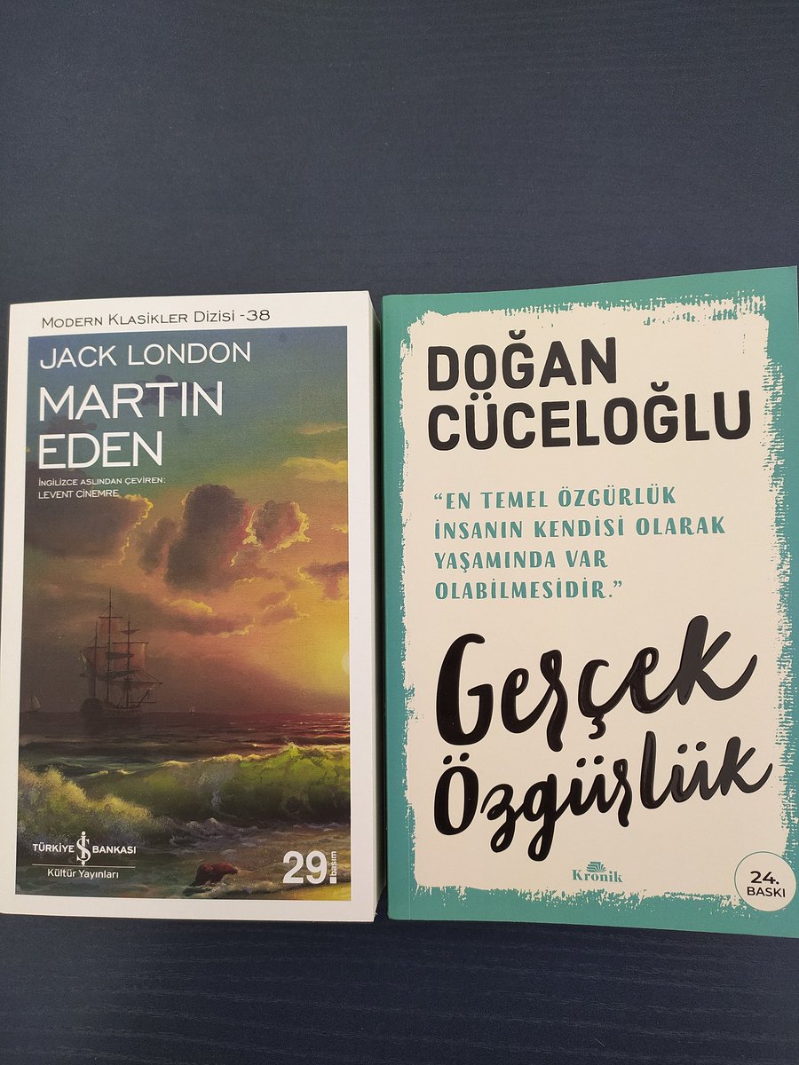 sukranbaris's tweet photo. Güzel kitaplarim geldi. Çok teşekkür ederim hocam @dinozorella https://t.co/7rogD6v5Qa