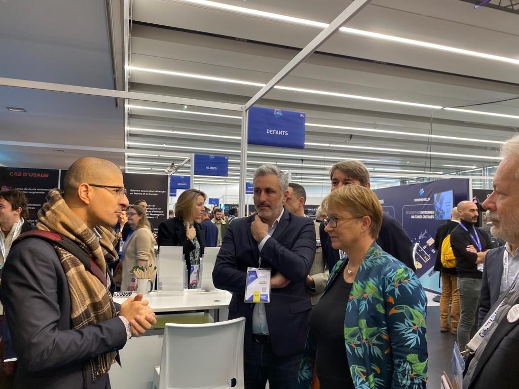 nathalieappere's tweet photo. Des échanges riches et passionnants avec les entreprises, les startups, les écoles et les acteurs institutionnels de notre territoire. La vitalité exceptionnelle de cet écosystème contribue à faire de Rennes et de la Bretagne une place forte de la cyber en Europe. https://t.co/bRN7tkYJde