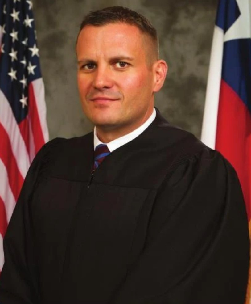 This is Mark Pittman, the Federal Judge appointed by Trump who ordered the release of the Pfizer files. He'll be overseeing Elon Musk's lawsuit against Media Matters.

Who else supports this legend?