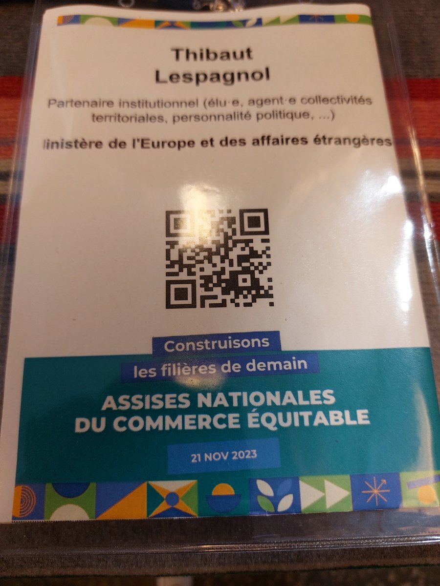 TLBSB's tweet photo. Impatient de savoir à qui je remettrai le trophée "Commerce équitable et égalité femmes-hommes" aux #AssisesCE aujourd'hui! Pour le savoir, suivez @EquitableFrance https://t.co/kzNHuKWnxS