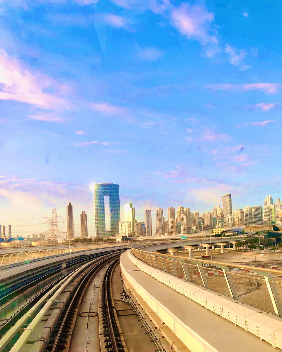 Holaveran's tweet photo. #art #artphoto #artshare #bluesky #bluewater #destination #Dubai #dubailife #dubaiphoto #dubaiview #PhotoChallenge2023November #PhotographyDay #PhotographyIsArt #sunsetphotography #TravelBlog #xtravel https://t.co/bkBKDX4l0F