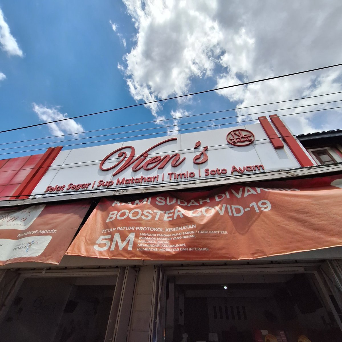 dead_scape's tweet photo. Culinary Session - Vien's
#SelatSolo #Timlo #SupMatahari #SelatGalantin #Viens #Solo #Food #Foodie #Foodporn #foodphotography #Culinary #Makanan #FoodBloger #explore #jouney #like #fyp #trendinf #follow #surabaya #kuliner #wisatakuliner #rekomendasi #Soup #Gorengan #HealthyFood https://t.co/NqMFr5GV6L