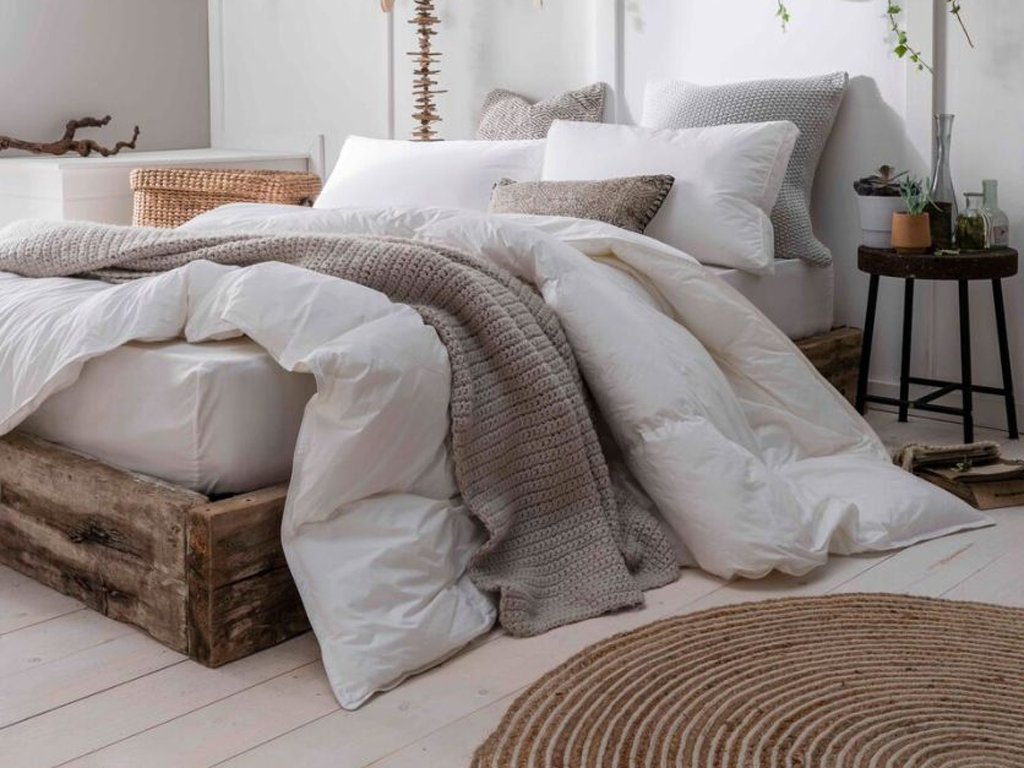 LandmarkLinen's tweet image. Vegan Eco Down 10.5 tog Duvets.

The New development of the Vegan ECO 10.5 tog duvets by The Fine bedding Company has revolutionised the bedding industry by storm because it's the first one to be made using 100% renewable energy.
#homewaresonline #BeddingEssentials #veganproducts