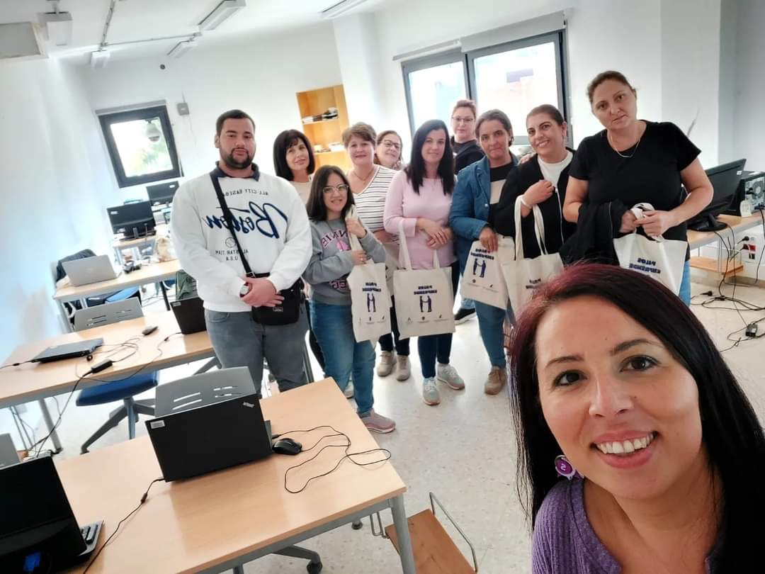 Silvia Saucedo (@saucedosilv) on Twitter photo Proyecto #PalosEmprende con <a href="/grupoeliteplus/">Grupo Élite - Huelva</a>
Taller de búsqueda activa de empleo. Especial hincapié en la importancia del #autoconocimiento y encontrar nuestro #ikigai 💜
Gracias al <a href="/AYTOPALOSFRONT/">AYTOPALOSFRONTERA</a> por la confianza
#orientacion #formacion #empleo #Huelva Proyecto #PalosEmprende con <a href="/grupoeliteplus/">Grupo Élite - Huelva</a>
Taller de búsqueda activa de empleo. Especial hincapié en la importancia del #autoconocimiento y encontrar nuestro #ikigai 💜
Gracias al <a href="/AYTOPALOSFRONT/">AYTOPALOSFRONTERA</a> por la confianza
#orientacion #formacion #empleo #Huelva