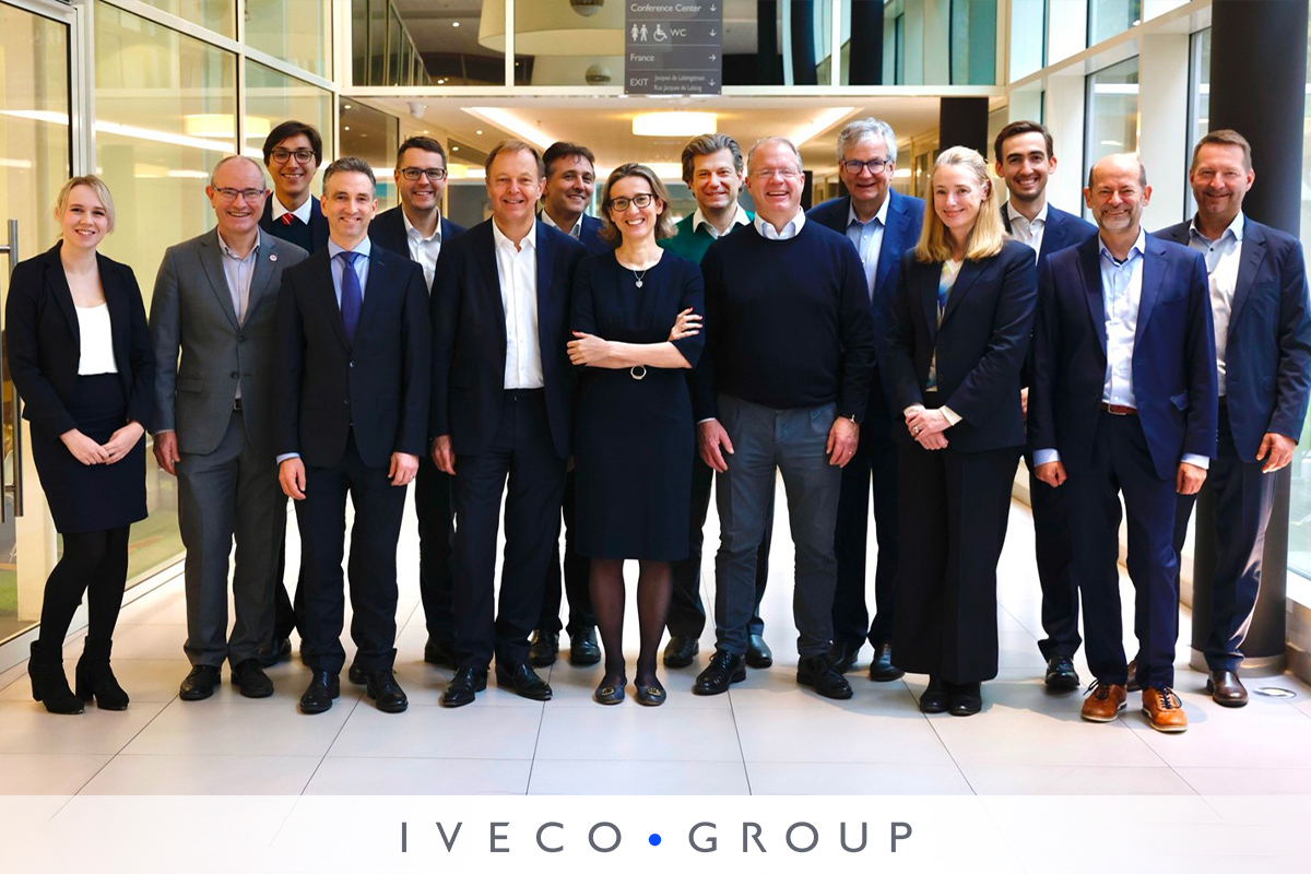 On 20th November 2023, CEOs and senior decisionmakers from the @H2AccelerateEU participating organisations convened in Brussels. Our CEO Gerrit Marx participated in the event, highlighting the crucial role of Iveco Group as a pioneer of alternative propulsion. #WeGoBeyond