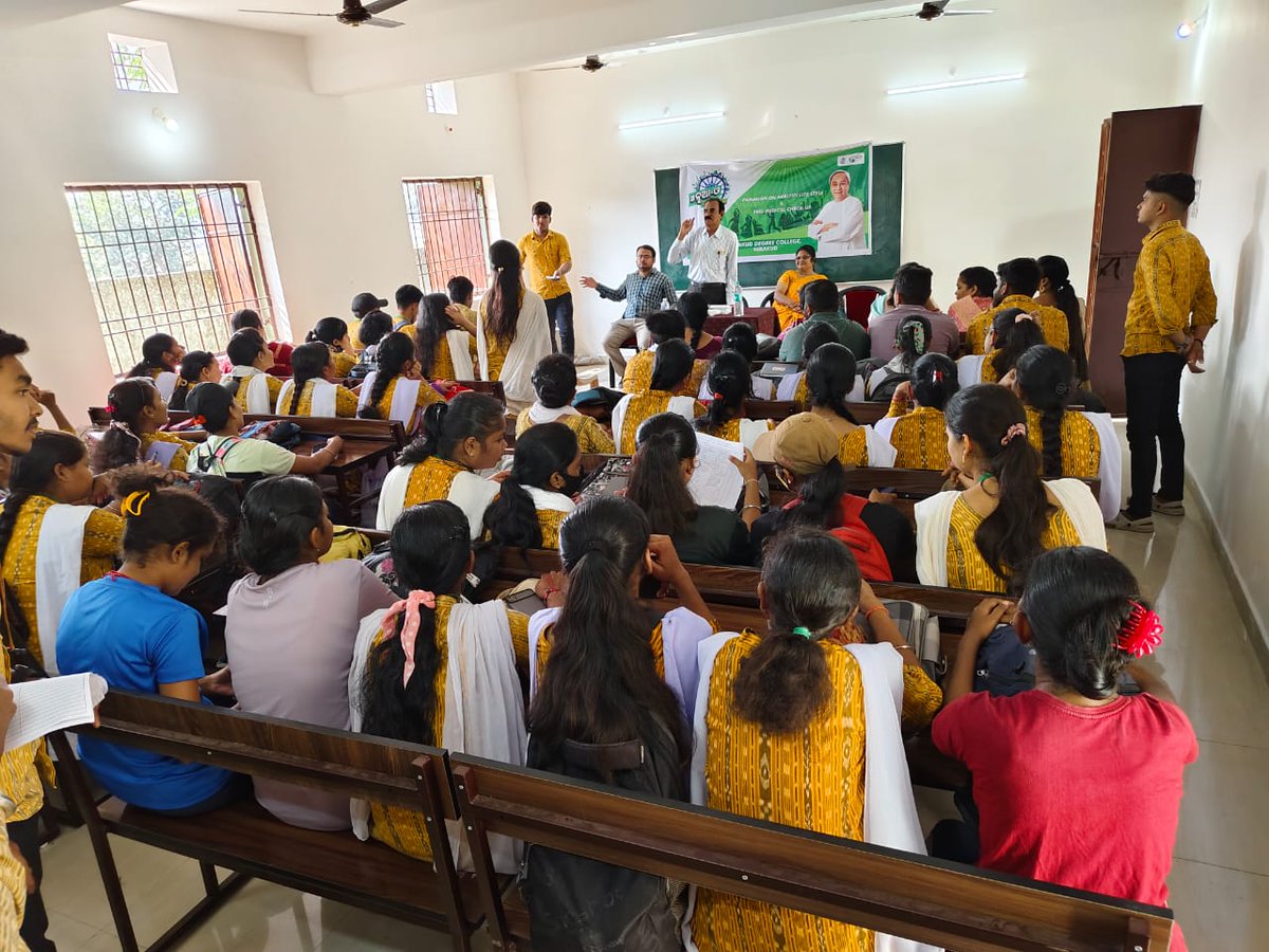 sidhant_dr's tweet photo. Campaign on Healthy Life Style and Free Medical Check up under Social Work and Activities Club, IYDP (Nua Odisha and Naveen Odisha),Hirakud Degree College. 
Expert on the occasion- Dr.Panchanan Naik,Retired ADMO, Sambalpur.@DHE_Odisha @PravabatiG https://t.co/QFLdjRfd6E