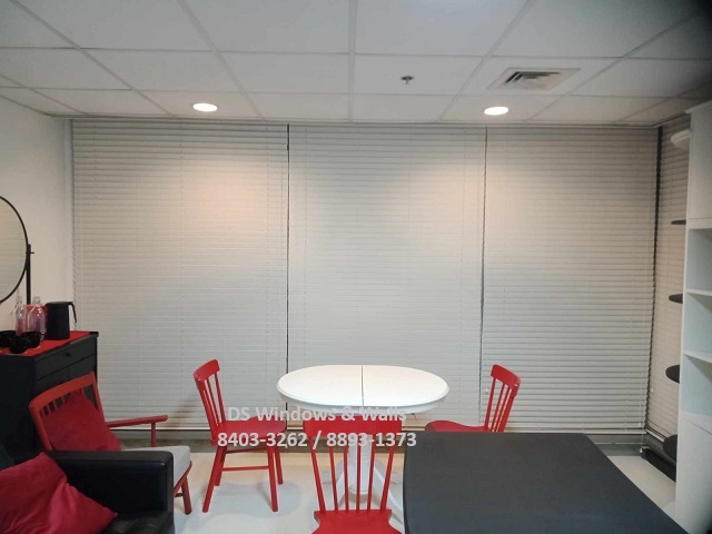 blindsph's tweet photo. Real White Wood Blinds for Executive Offices: Pasig Installation https://t.co/PstCnssgiB https://t.co/vb4Cmo2lXX