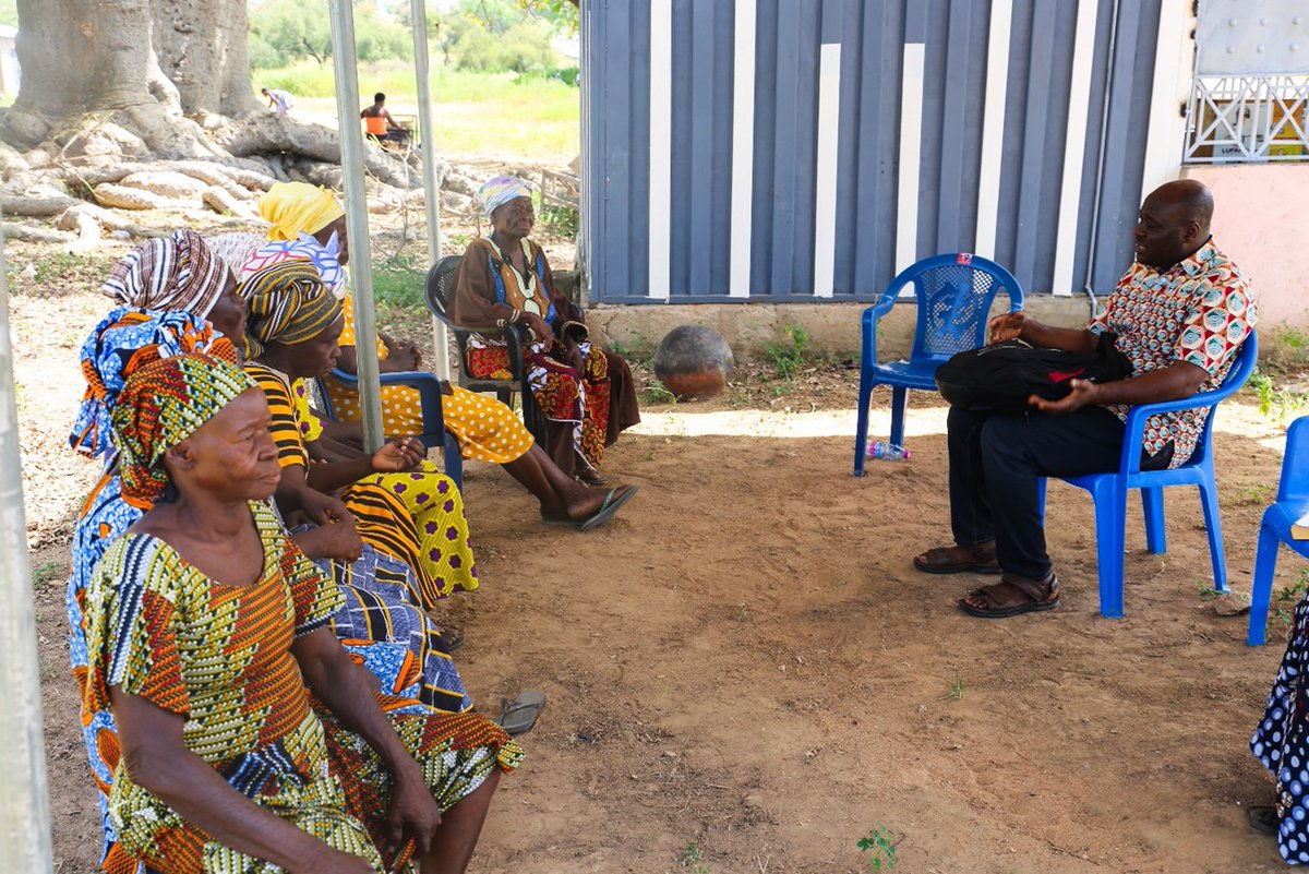 tighana_'s tweet photo. Widows in Sumbrungu share their stories and transformations through a video project by LCA II. They are happier, stronger, and more supportive of each other. LCA II is proud of their work and its impact. #WidowsEmpowerment #LCAII #VideoProject @anticorruption @EOCOghana @ https://t.co/A2k4FurfFi