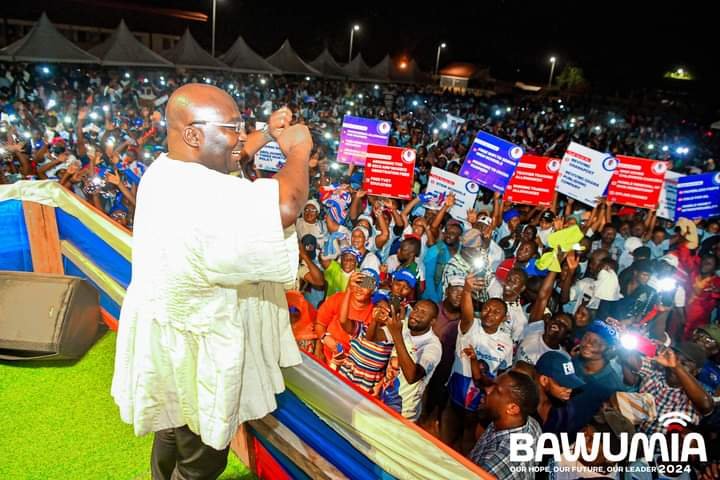 Works_Of_Npp's tweet photo. @MBawumia writes: I made a homecoming visit to Walewale, Nalerigu and Tamale yesterday. 

Immense thanks to the Nayiri and his elders for their wise counsel, and also to the thousands who came out in their numbers and gave us such a mammoth reception. 

It is possible together! https://t.co/CvUOYnWsl5