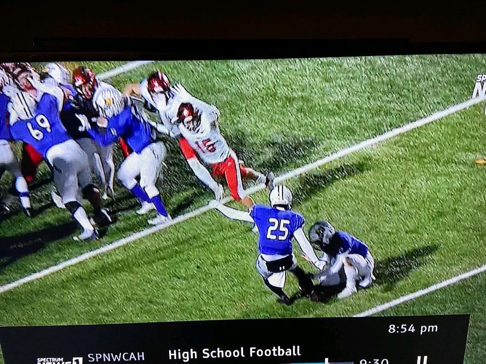 topperfb's tweet photo. 11/21/20: On this day in Hilltopper history, the ‘Toppers defeat Columbus Desales 31-28 to win the Division III State Championship! https://t.co/OIAaAIK2Sw