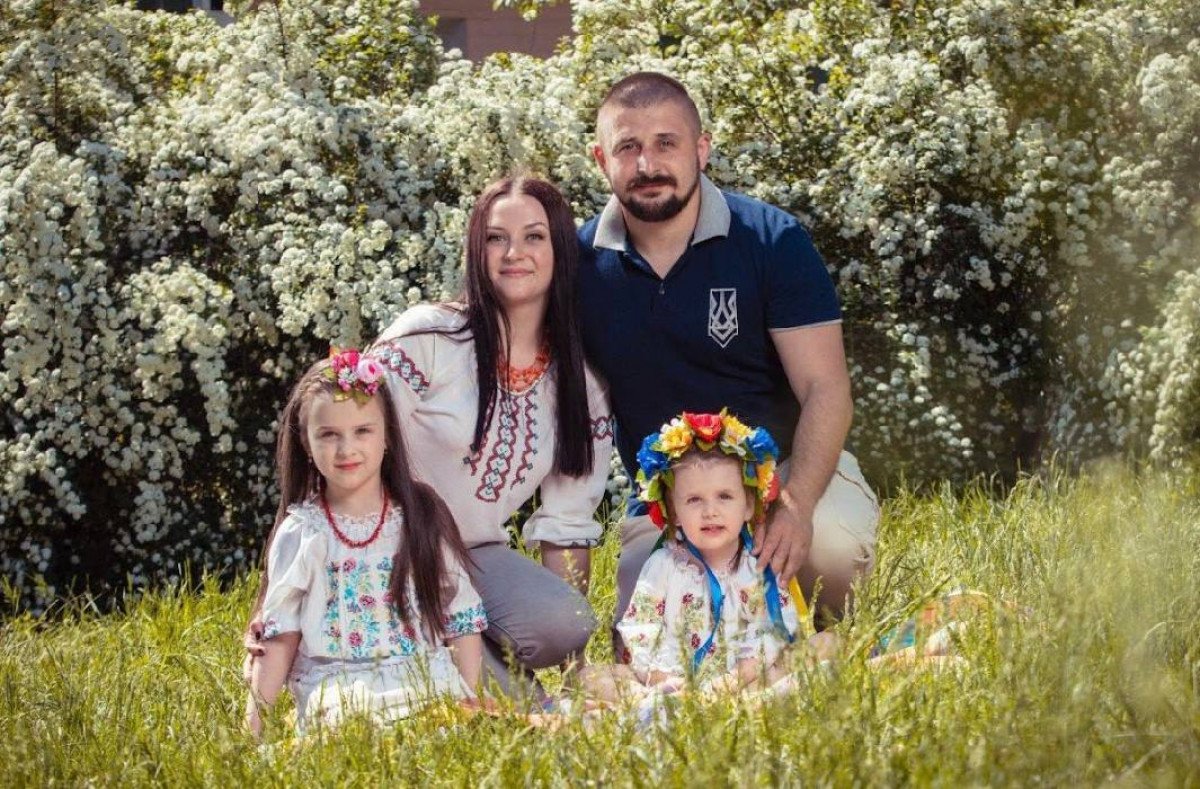 ACRains's tweet photo. На війні гинуть не просто люди - гинуть цілі всесвіти. Гинуть плани, гинуть ідеї, гинуть мрії... Можна відновити міста, але людей ми ніколи відновити не зможемо.

Це те, що я особисто ніколи і ні за яких обставин росіянам не пробачу. Ніколи. https://t.co/yMoZGmwuqR