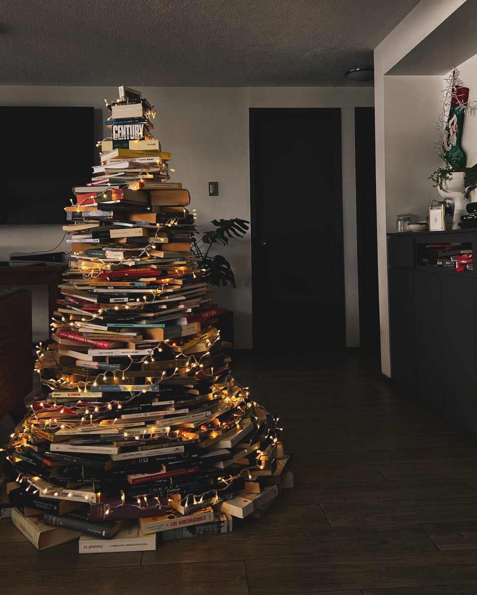 Bibliomaniatico's tweet photo. El arbolito de navidad perfecto... EXISTE...!!!

Arbolito de: Daniela Avilés @danaviles 

🎄 https://t.co/6BnGgg3CTw