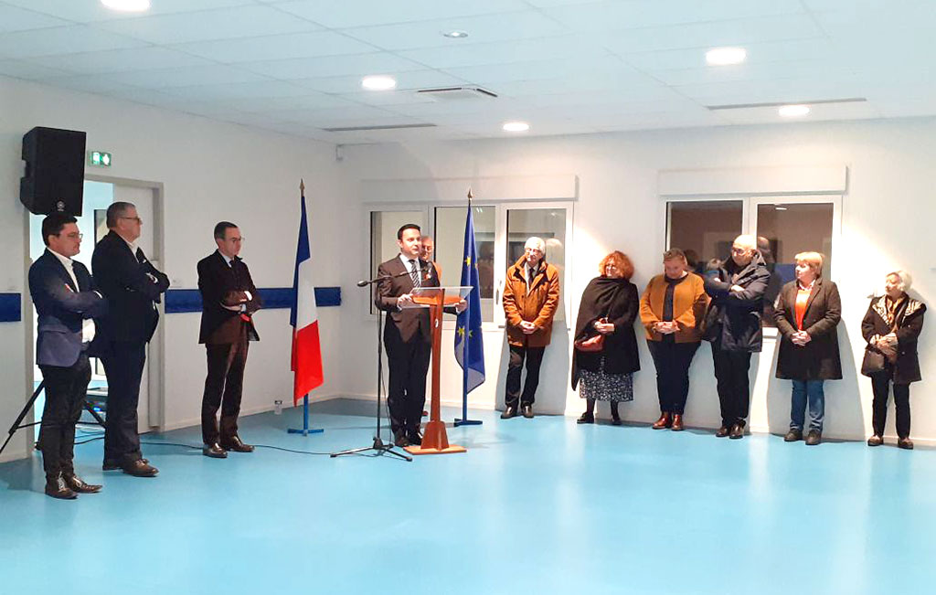 PrefetVendee's tweet photo. [RetourEnImages] Inauguration de l'école de la mer à La Tranche-sur-Mer en présence de Johann Mougenot, sous-préfet des Sables d'Olonne et des élus : des travaux d'extension et de rénovations soutenus par l’État à hauteur de 365 000 € au titre de la #DETR #DSIL https://t.co/YVIxaKN0Q3