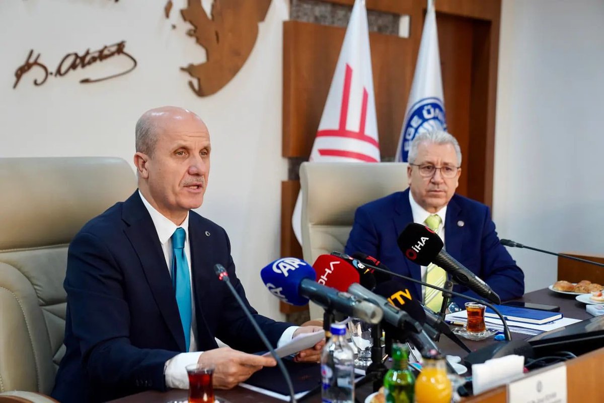 GSTMEge's tweet photo. Tam Akredite, Öğrenci Odaklı, Araştırma Üniversitesi olarak daha güçlü bir Türkiye, daha güçlü bir Yükseköğretim için gece gündüz canla başla çalışmaya devam edeceğiz.
@RTErdogan @tcbestepe @universiteege https://t.co/0UVSl7fAuk