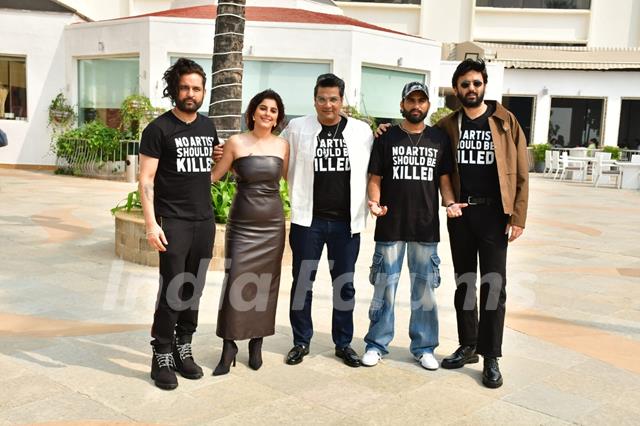 #MukeshChhabra, #IshaTalwar, #MohitMalik, #ParamvirCheema, #AkasaSingh, #MCSquare, and #RohitJugraj snapped promoting upcoming show #Chamak  

<a href="/AkasaSing/">AKASA</a>  <a href="/ItsMohitMalik/">Mohit Malik</a> 

Check out the full gallery here- indiaforums.com/gallery/mukesh…