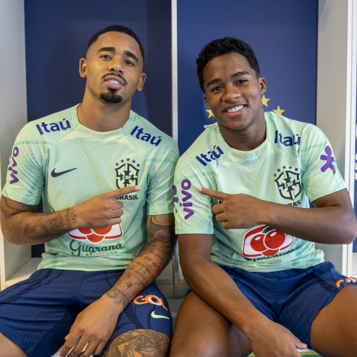 Palmeiras's tweet photo. O início de um sonho / Deu tudo certo! 💚

#AvantiPalestra https://t.co/8v8pSvjeBJ