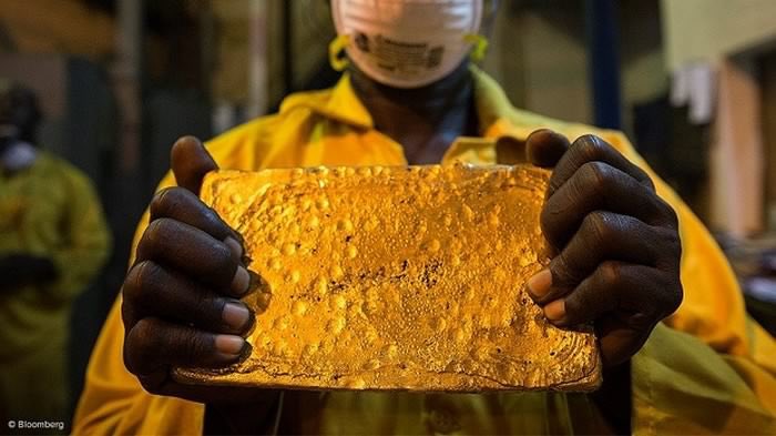 L_Activiste226's tweet photo. #BurkinaFaso🇧🇫🛑‼️

Ce jeudi, #23_novembre_2023 aura lieu la cérémonie de pose de la Première pierre d'une usine de raffinerie d'or à #Ouaga2000.

Le Malheur de l’Afrique c’est d’avoir rencontré La France 🇫🇷. 

Après le départ de la France 🇫🇷 au #Burkina_Faso🇧🇫, voilà le Burkina Faso🇧🇫 ne va plus exporter son or pour raffiner à l’extérieur , ils le feront sur place . 

Un #démocrate élu , soumis à #Orly n’avait pas les moyens de le faire , par contre un président sur coup d’état  sans l’aide de l’occident à tous les moyens de developper son pays .

Vive le #Burkina_Faso🇧🇫 

Vive le #Capitaine_Ibrahim_Traoré ✊🏿🇧🇫

Comme quoi , nous sommes tous d’accord Ce que font la #France 🇫🇷 en Afrique . 

@rafayaporgo @DelphineSankara @DadaYoan70244