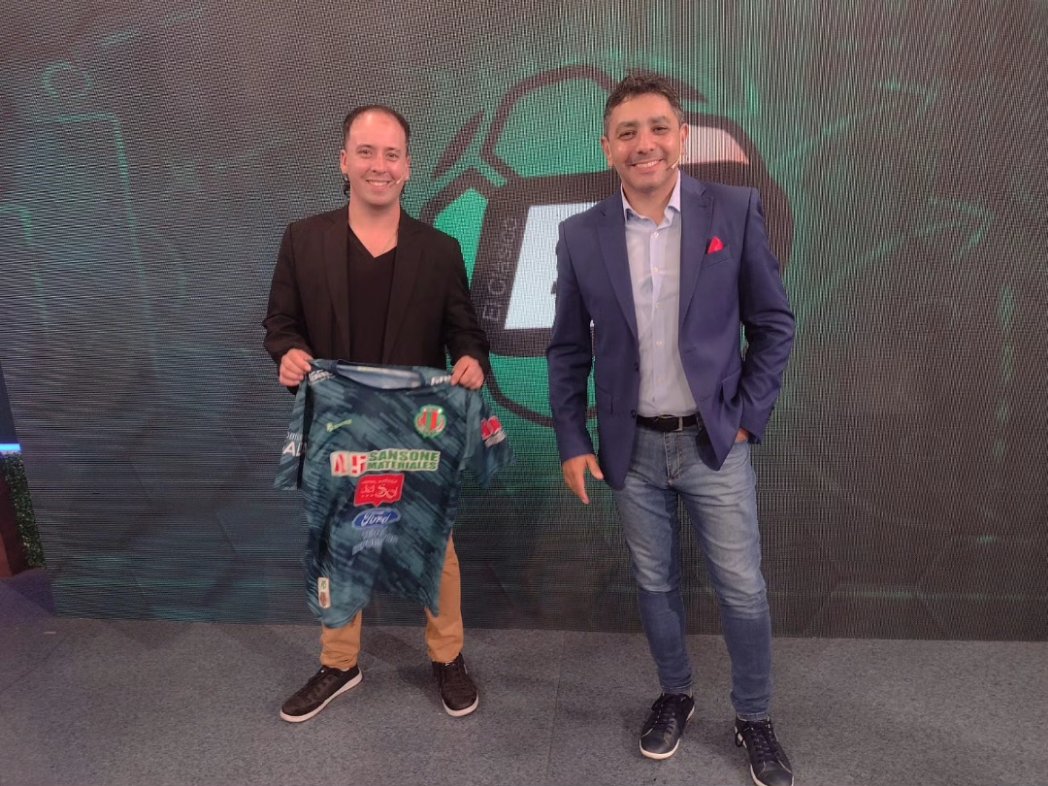 ElClasicoOk's tweet photo. Como cada lunes te acompañamos con #ElClasico mucho más que un programa deportivo! 💪
Bueno tuvimos en exclusiva la comunicación con el Presidente electo y con Messi qué más podemos pedir ? 😂
Últimos programas! Te esperamos el próximo lunes a las 21hs por #ElOnceTv 📺 https://t.co/0wbBSyqfq6