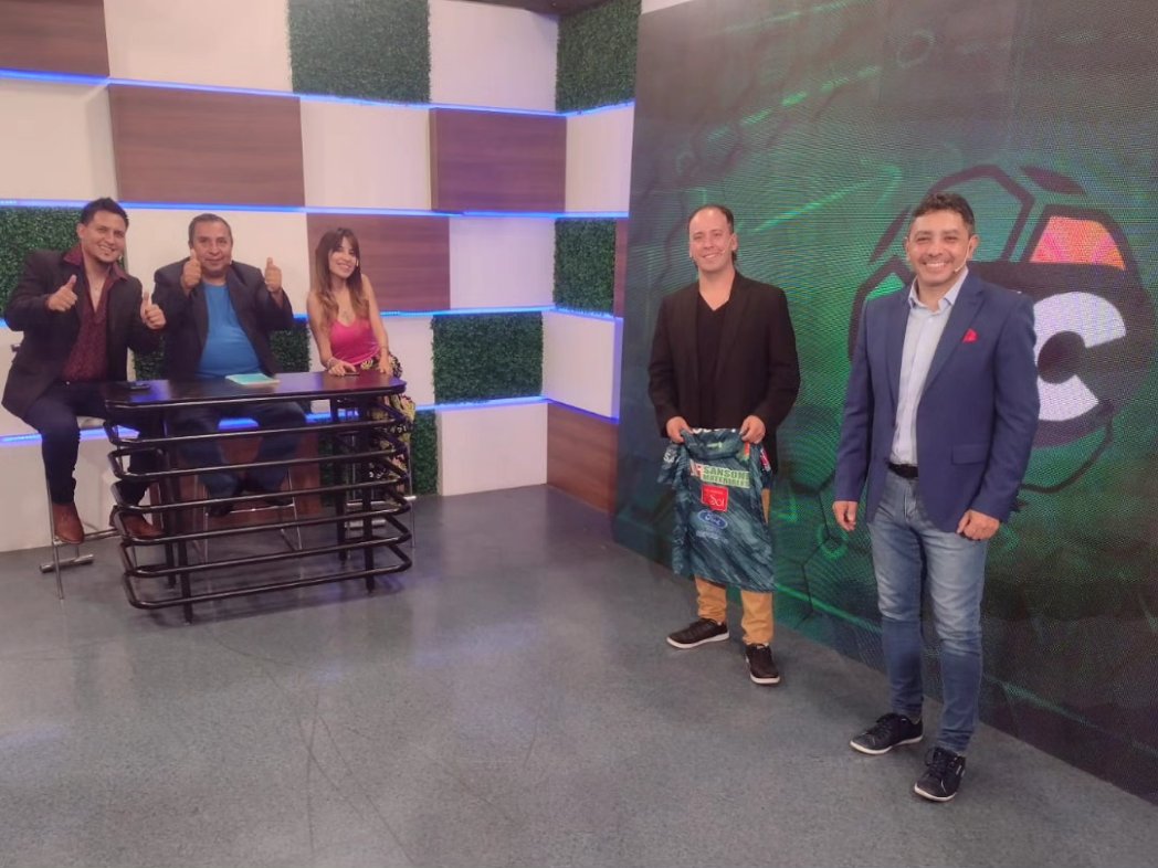 ElClasicoOk's tweet photo. Como cada lunes te acompañamos con #ElClasico mucho más que un programa deportivo! 💪
Bueno tuvimos en exclusiva la comunicación con el Presidente electo y con Messi qué más podemos pedir ? 😂
Últimos programas! Te esperamos el próximo lunes a las 21hs por #ElOnceTv 📺 https://t.co/0wbBSyqfq6