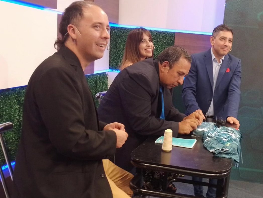 ElClasicoOk's tweet photo. Como cada lunes te acompañamos con #ElClasico mucho más que un programa deportivo! 💪
Bueno tuvimos en exclusiva la comunicación con el Presidente electo y con Messi qué más podemos pedir ? 😂
Últimos programas! Te esperamos el próximo lunes a las 21hs por #ElOnceTv 📺 https://t.co/0wbBSyqfq6