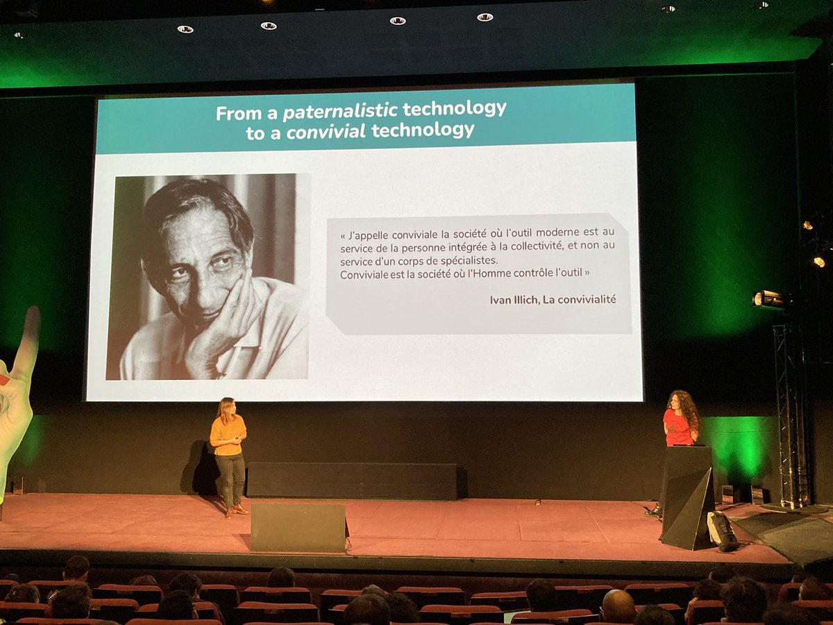 Passer d’une technologie paternaliste à une technologie conviviale, juste, responsable et qui profite à tous. Merci <a href="/agnes_crepet/">Agnès Crepet</a> et @IsaHuynh pour cette conférence inspirante ! #schoolofpo #UX