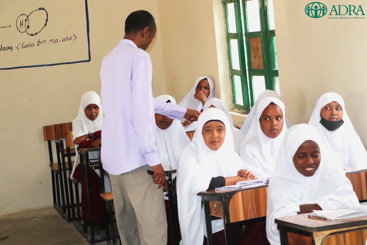 adra_somali's tweet photo. 11/2 Today, on Somali Teacher's Day, we gather to honor and appreciate the invaluable contributions of our teachers. They have dedicated their lives to educating and guiding our youth, shaping them into responsible citizens and future leaders. https://t.co/4weIr275M1