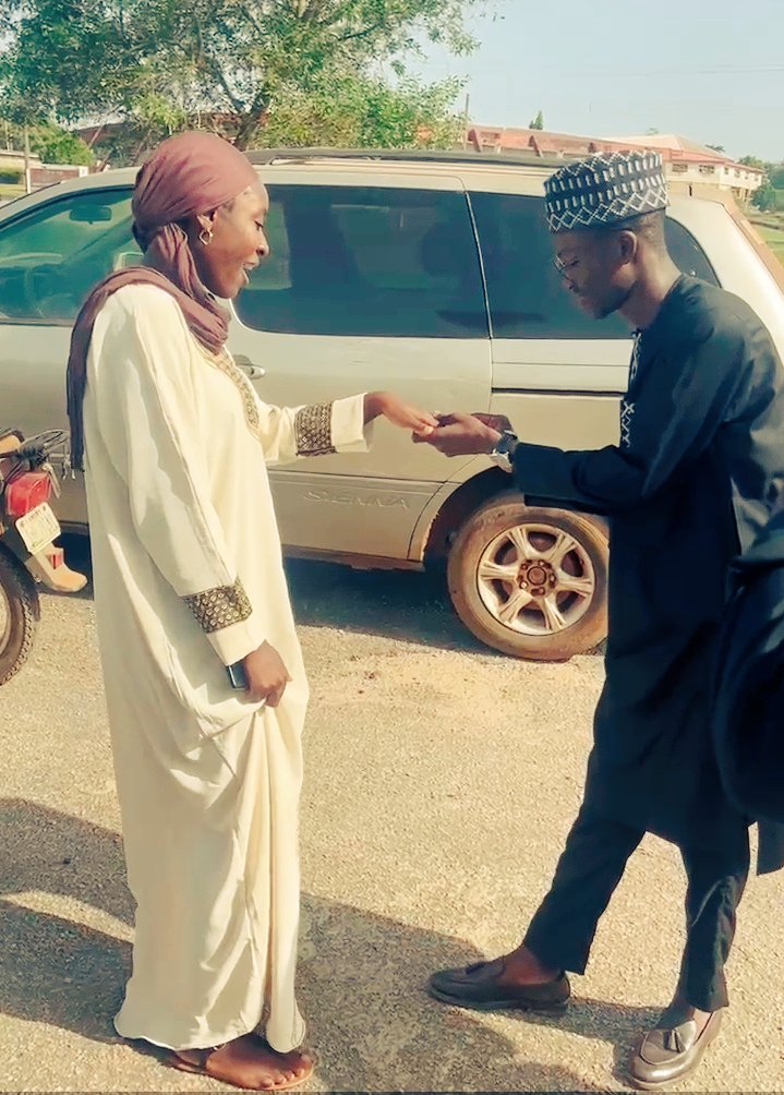 futa_tv's tweet image. Picture of the Day: FUTA FYB Propose to Colleague During Final Year Costume Day 🥰

#ClassInvicta #FUTAClass22 #TheINVICTA #InvictaCostumeDay