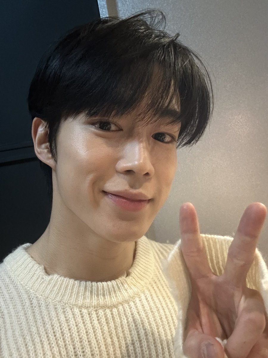 SF9official's tweet photo. 💙
#SF9 #DAWON #비밀 https://t.co/4TdG8UOpEd