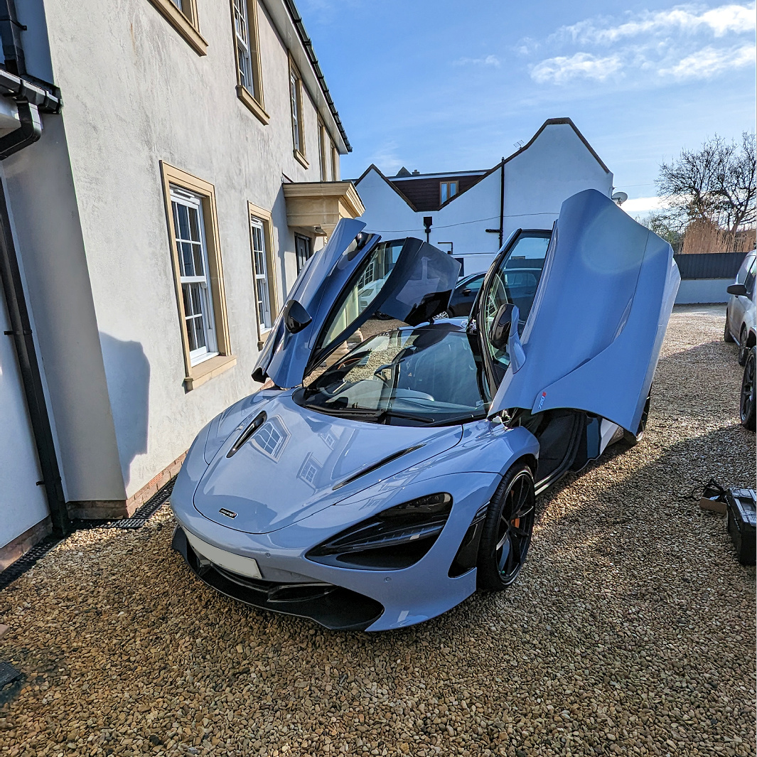 vehicleaccltd's tweet photo. This McLaren 720S Coupe is now equipped with the advanced @SmarTrackLtd S5, bringing a host of cutting-edge features to enhance its security.

Secure your vehicle today!
📞 0117 379 0279
📧 sales@vehicle-accessories.net
#smartrack #s5 #smartracks5 #smartracktracking #tracking https://t.co/pc1MawgMWx